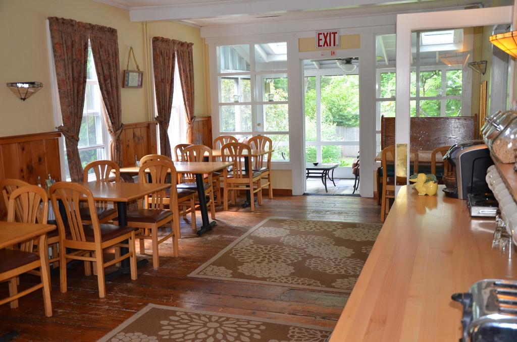 Cornwall Inn ภายนอก รูปภาพ